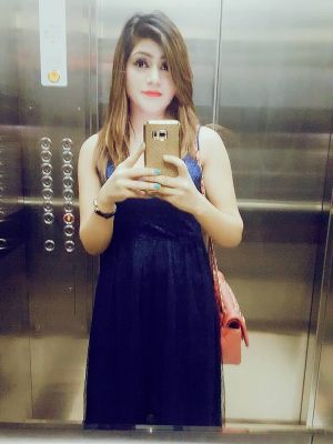 Cheap escort girl Nieve sees her clients in Beirut