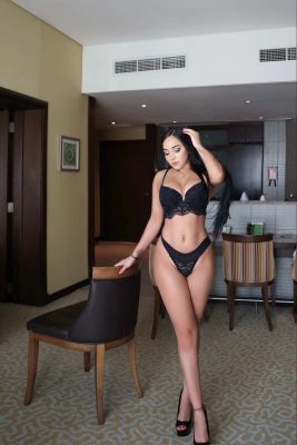 Your mistress Roxanne for BDSM games