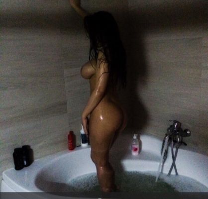 Call a girl Makinsey to enjoy professional blowjob for LBP 250