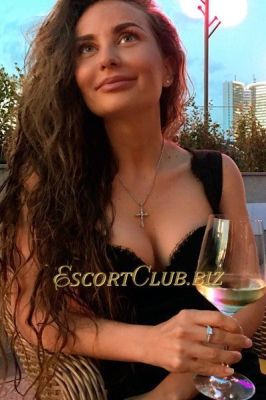 Beirut escort girl Coral will meet a generous man, call +961818399673