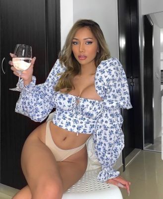 Cheap escort in Beirut: Helen available on sexobeirut.com