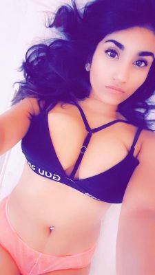 Lesbian call girl Connie is waiting for ladies