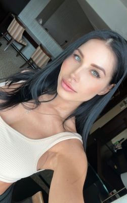 Book an escort as your female companion in Beirut 