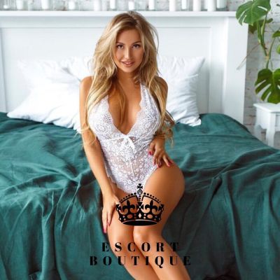 Lesbian call girl Lorraine is waiting for ladies