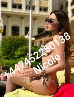 See profile of a cute girl  - a lesbian Mia, 21 y.o