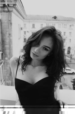 Beautiful escort model Georgina: weight 47 kg, height 155 cm