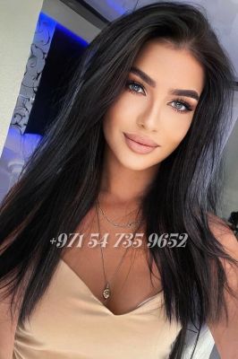 Sarah, mature escort, 22 years old