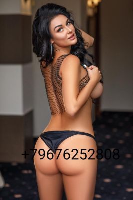 Happy massage from massage girl Clarke (weight 72 kg, height 174 cm)