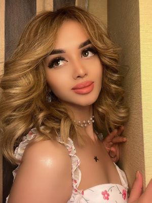 Daphne, mature escort, 27 years old