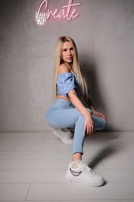 Beautiful escort elite girl Mary will be your perfect company in lebanon