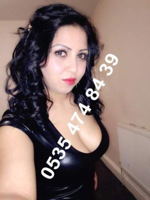 Asian prostitute on sexbeirut.club with sexy photos