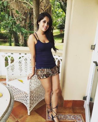 Book one of lebanon malay girls: Kellie