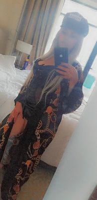 Della invites for incall massage in Beirut