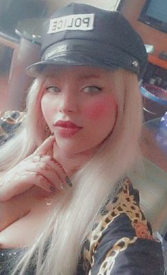 Della, phone. +961788874847