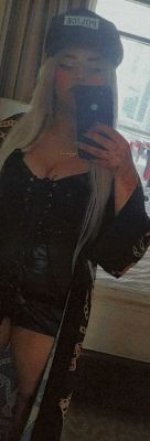 Book one of lebanon malay girls: Della