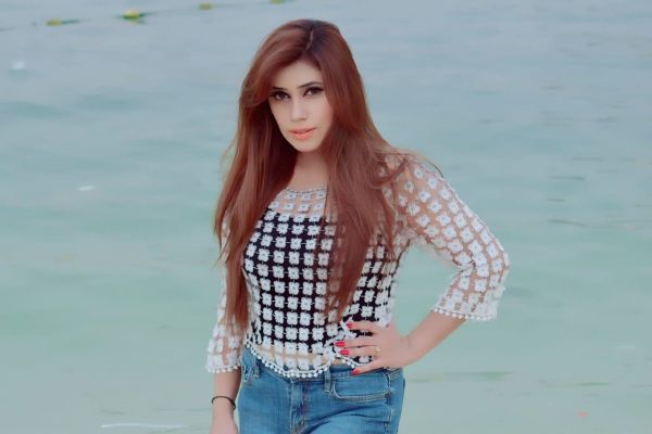 Call girl Hazel — photos and reviews